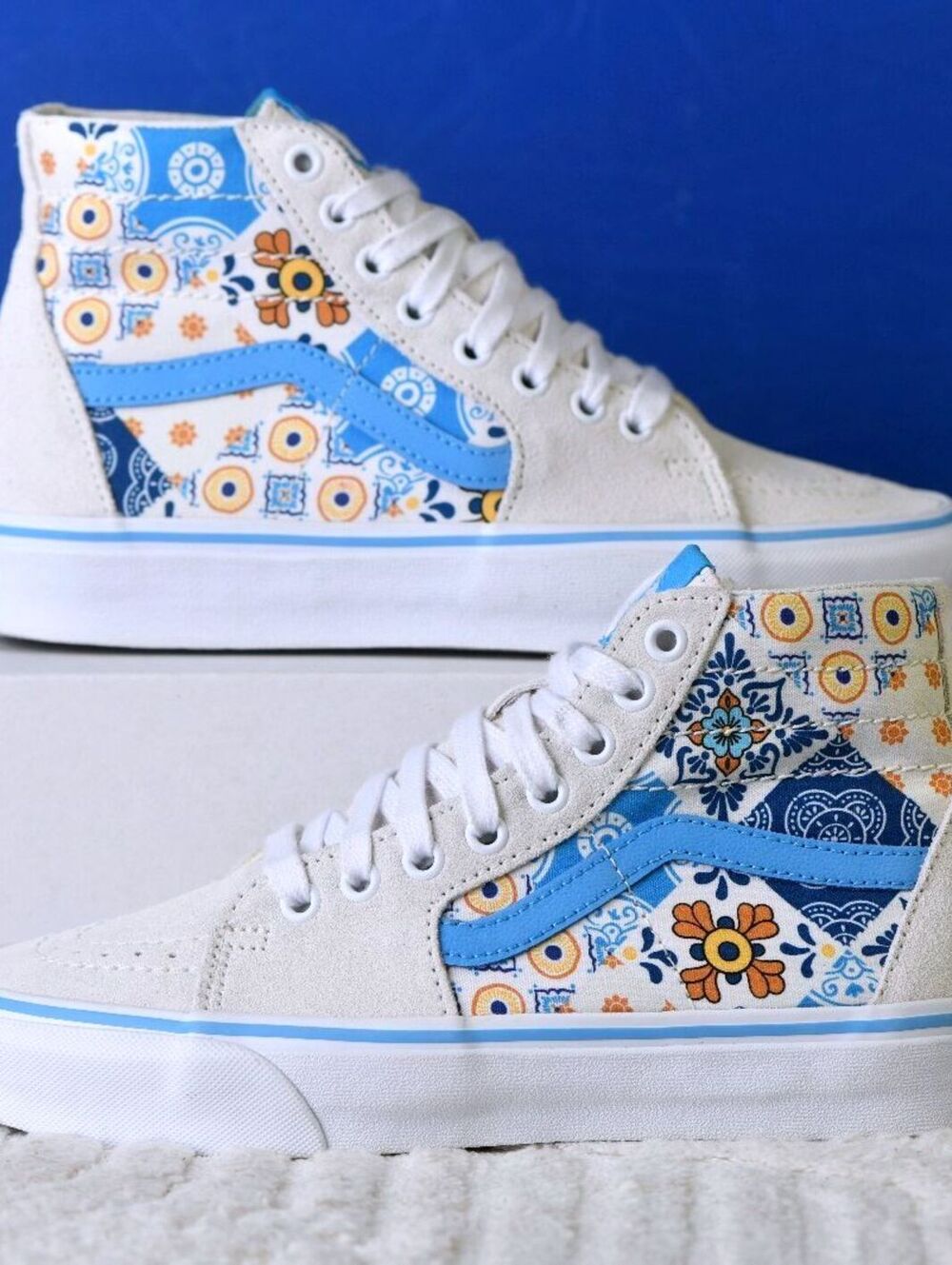 Pre-Owned Size: 8 Women/6.5 Men | Vans Patterns of the World